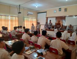 Satlantas Polres Lampung Tengah Gandeng Samsat Gunung Sugih Sosialisasikan Safety Riding dan Taat Pajak di SMAN 1 Kotagajah