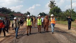 Bupati dan Wakil Bupati Tinjau Langsung Pembangunan Jalan Aspirasi DPR RI di Abung Timur