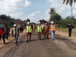 Bupati dan Wakil Bupati Tinjau Langsung Pembangunan Jalan Aspirasi DPR RI di Abung Timur
