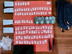 Komitmen Berantas Narkoba! Polsek Padang Ratu Bekuk Pengedar, Ratusan Paket Sabu Diamankan
