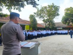 Cegah Kenakalan Remaja, Bhabinkamtibmas Polres Lampung Tengah Tak Pernah Lelah Hadir di Sekolah Beri Edukasi dan Pesan Kamtibmas