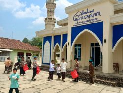 Jumat Berkah, Polsek Punggur Bagikan 400 Nasi Kotak Untuk Masyarakat