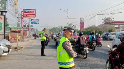 Pastikan Keselamatan Warga Sejak Matahari Terbit, Satlantas Polres Lampung Tengah Siaga di Jalanan