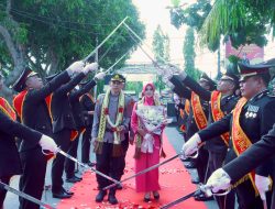 Tradisi Pedang Pora Iringi Langkah AKBP Zaldy Kurniawan Sebagai Kapolres Lampung Tengah